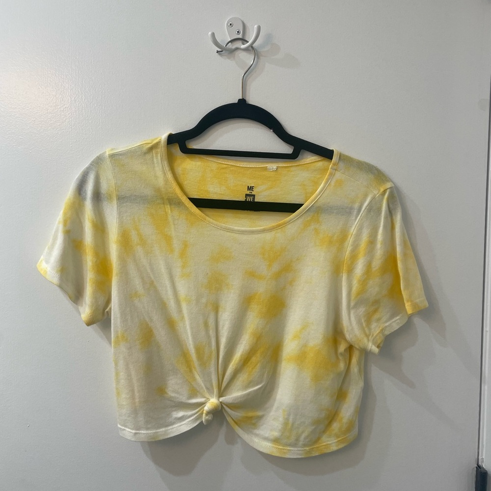 Yellow tie dye PacSun cropped top